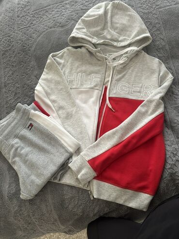 детские полотенца пончо: Tommy Hilfiger idman dəsti - Model: kapüşonlu, fermuarlı džemper və