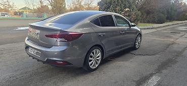 Hyundai: Hyundai Elantra: 2 l | 2019 il Sedan — 6
