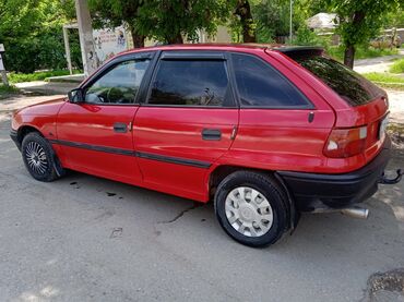 Транспорт: Opel Astra: 1994 г., Механика, Бензин, Хэтчбэк