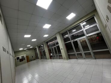 Mağazalar: Kommersiya obyekti – İcarəyə verilir.Qiymetde endirim olacaq. -Obyekt — 7