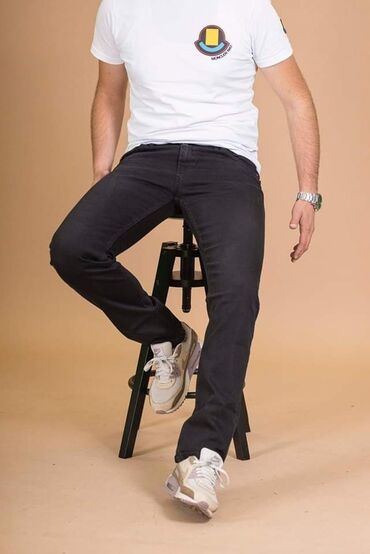 Farmerke: JEANS FARMARICE TOP KVALITET Cena 3200 dinara Brojevi 40 Dzeparke — 15