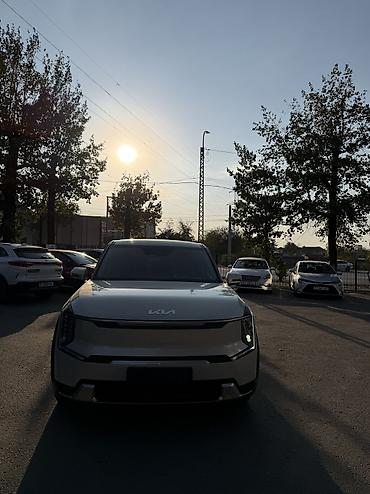 самый дешёвый электромобиль: Kia EV9: 2023 г., Автомат, Электромобиль, Внедорожник — 8