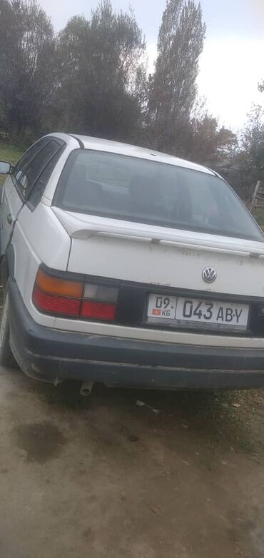 машинка для кнопки: Volkswagen Passat: 1988 г., 1.8 л, Бензин, Седан