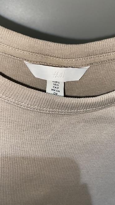 alt geyim: H&M qısaqol t-shirt - Brend: H&M - Ölçü: S (EU S / US S) - — 2