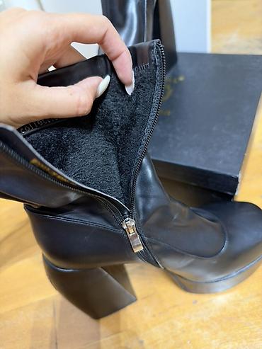 qadın cəkmələri: Naked wolfe heels Qara rəngli, hündür platformalı qadın botu. sədə — 4