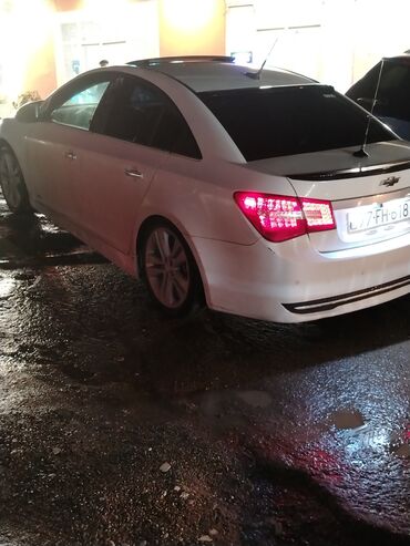 şevralet maşın: Chevrolet Cruze: 1.4 l | 2011 il 243000 km Sedan