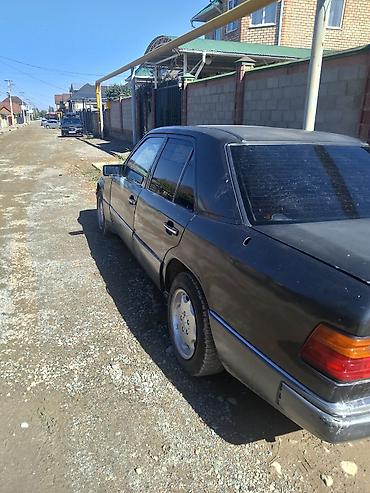 мереке авто: Mercedes-Benz W124: 1990 г., Седан — 3