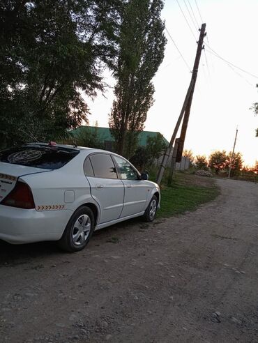 Daewoo: Daewoo Magnus: 2001 г., 1.9 л, Механика, Бензин, Седан