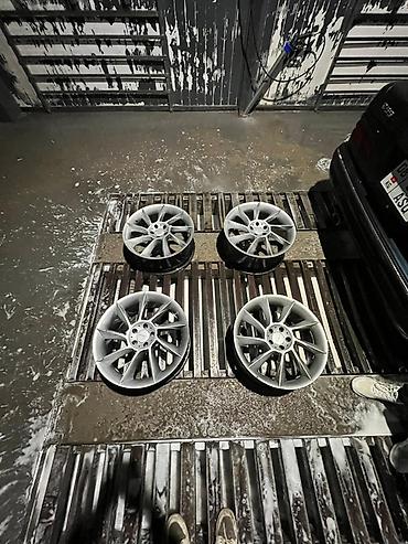 Диски: Литые Диски R 20 Lorinser, Комплект, отверстий - 5, Б/у at lalafo.kg — 1 Диски: Литые Диски R 20 Lorinser, Комплект, отверстий - 5, Б/у — 1