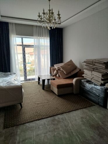 Həyət evləri və villaların satışı: İki mərtəbəli fərdi yaşayış evi - Memarlıq: Sarı fasadlı, simmetrik — 4