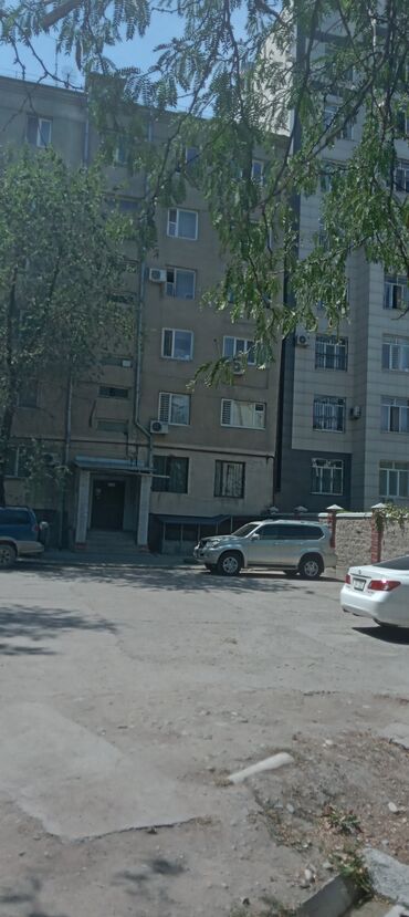 куплю квартиру асанбай: 4 бөлмө, 77 кв. м, Жеке план, 5 кабат, Косметикалык ремонт