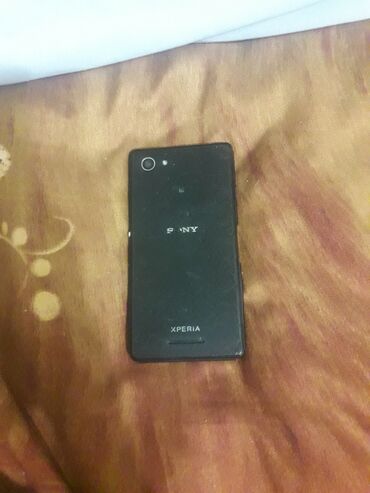хбох оне с: Sony Xperia E3, Колдонулган, 8 ГБ, түсү - Кара, 1 SIM
