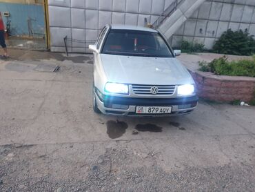 Volkswagen: Volkswagen Vento: 1994 г., 1.8 л, Механика, Бензин, Седан