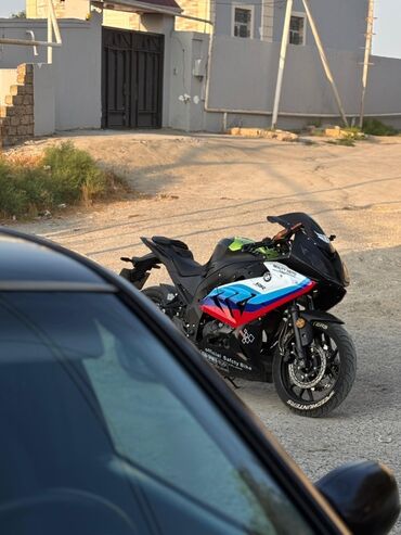 disk ve tekerler type 1 per page 99: İdman tipli motosiklet – kafe racer/supersport üslubunda tam kuzovlu