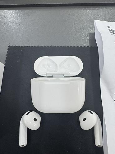 tv box s: Apple AirPods 4 ikinci əl cızıqsız problemsiz əlim yandı satılır — 4