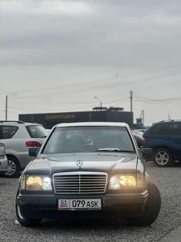 Mercedes-Benz: Mercedes-Benz 220: 1995 г., 2 л, Механика, Бензин, Седан