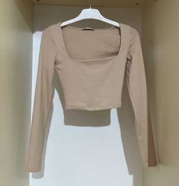 Köynək və bluzalar: Zara. 34-36 ölçü. 5 azn. Çatdırılma var