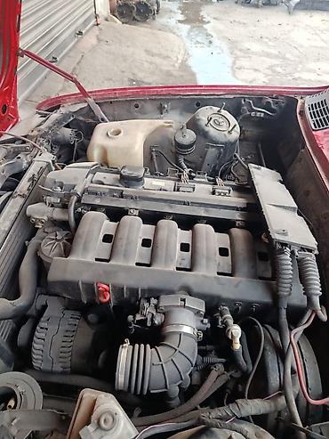 bmw m51 matoru: M50B20 motor tam işlək vəziyyətdədir. Maşının üstündədir. Daha böyük — 2