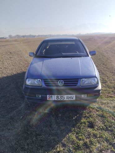 Volkswagen: Volkswagen Vento: 1994 г., 1.8 л, Механика, Бензин, Седан