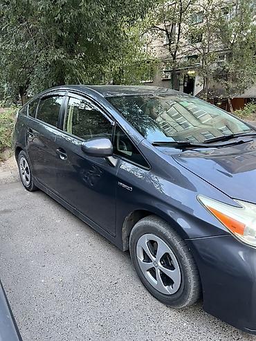 даф 105 2013: Toyota Prius: 2013 г., 1.8 л, Вариатор, Гибрид, Хэтчбэк — 2