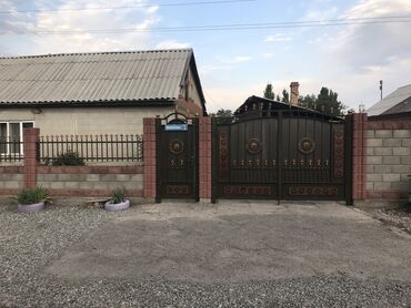 продаю дом в городе бишкек: 200 м², 8 комнат