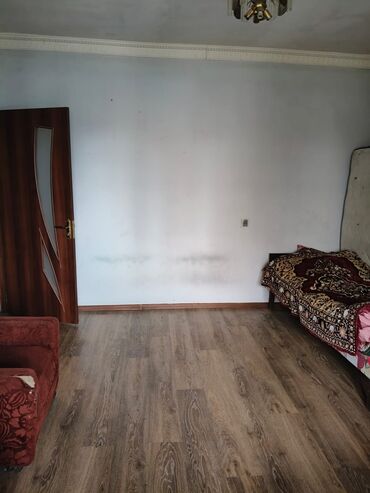 аренда 1 комнатной квартиры: Otaq kirayə verilir. 3 otaqlı evdir 1 otağı verilir. otaqda 2 carpayı
