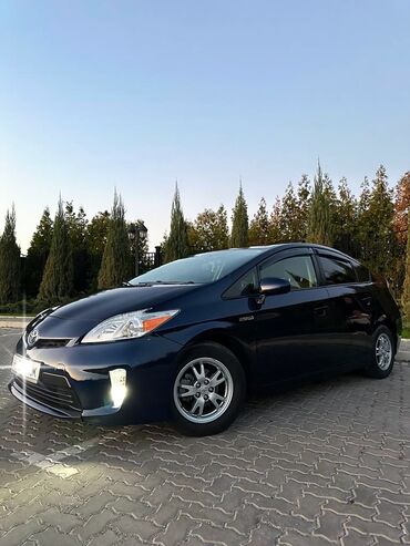 corolla runx: Toyota Prius: 2015 г., 1.8 л, Вариатор, Гибрид, Хэтчбэк