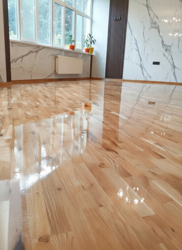 Döşəmə işləri: Parket cilalama və laklama xidməti - Yaşayış və ofis məkanlarında — 1