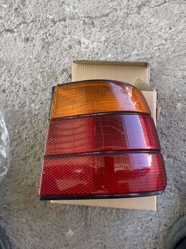 боковое стекло: Задняя правая стоп фара для BMW 5‑series E34 седан/универсал