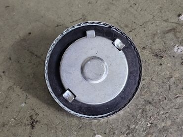 Лючки бензобака: Лючок бензобака Mercedes-Benz Новый, Аналог — 2