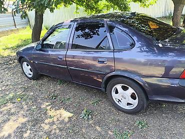 фольксваген пассат 1: Opel Vectra: 1.8 л | 1997 г. 463954 км Седан — 1