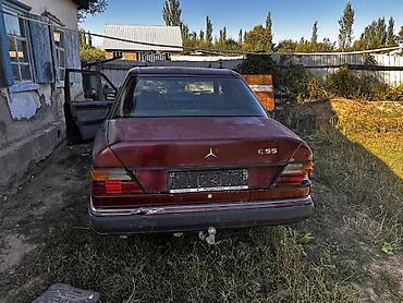 1221 2: Mercedes-Benz E-Class: 1992 г., 2 л, Механика, Газ, Седан — 4