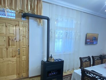 Köhnə tikili: 3 otaqlı rahat mənzil/interyer - Geniş qonaq otağı: divan, 6 nəfərlik — 2