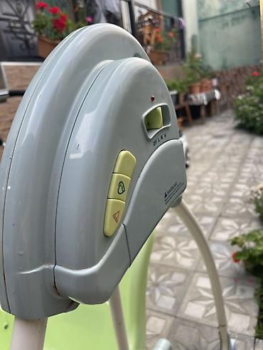 arakesmə: Uşaq üçün elektrikli yelləncək - Güclü metal karkas və sabit dayaq — 3