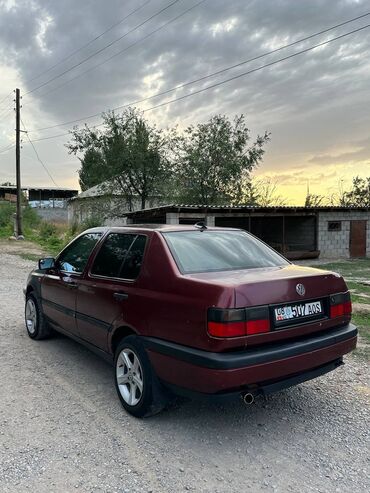 купить опель вектра б: Volkswagen Vento, бордовый седан