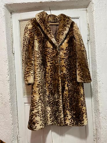 Шубы: Шуба мутон, из Греции, длинна шубы ниже колена, 54 размер, шерсть — 2