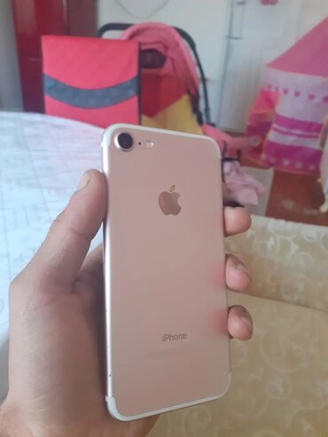 Apple iPhone: IPhone 7, 32 GB, Rose Gold, Barmaq izi