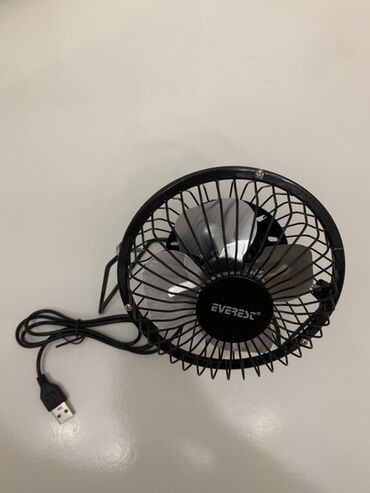 Elektrikli qızdırıcılar və radiatorlar: Everest EFN-482 mini USB masaüstü ventilyator - Kompakt ölçülü, metal