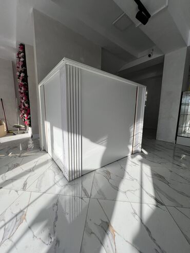 Стойки ресепшн: Столы ресепшен Администраторский стол Кассовый стол Занимаемся — 31