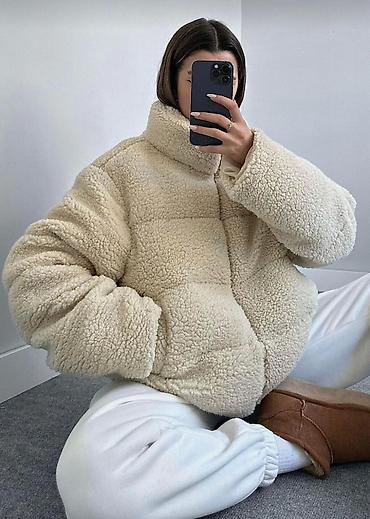 Qadınlar üçün teddy/peluş şişmə gödəkçə - Model: qısa, oversize kəsim