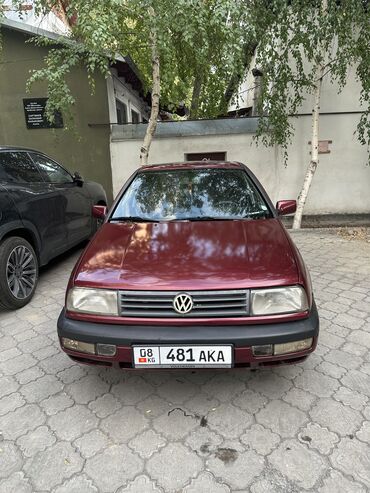 срочно сатылат машина: Volkswagen Vento: 1992 г., 1.8 л, Механика, Бензин, Седан