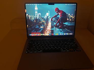 Apple MacBook: Apple MacBook Air 13 Ram: 16 GB Daxili yaddaş: 256 GB Rəng: Gümüşü — 2