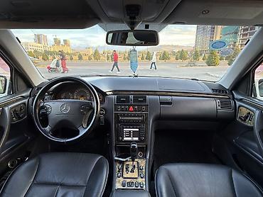 v class: Mercedes-Benz E-Class: 2001 г., 3.2 л, Автомат, Бензин, Седан — 6