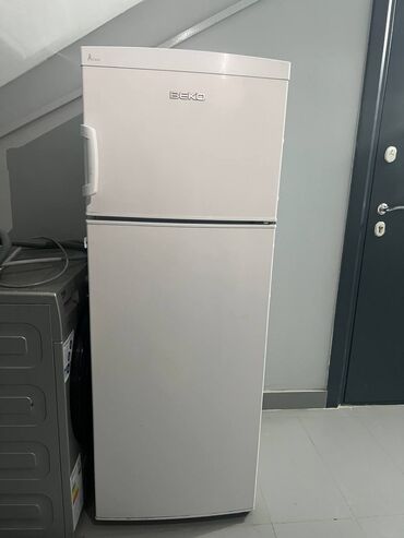 холодильники в караколе: Муздаткыч Beko, Колдонулган, Эки камералуу, Less frost, 1 * 160 * 1