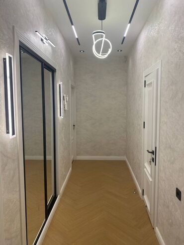 Uzunmüddətli kirayə mənzillər: Sahil metrosuna yaxın, köhnə tikili, 5 mərtəbəli binanın 4-cü — 9