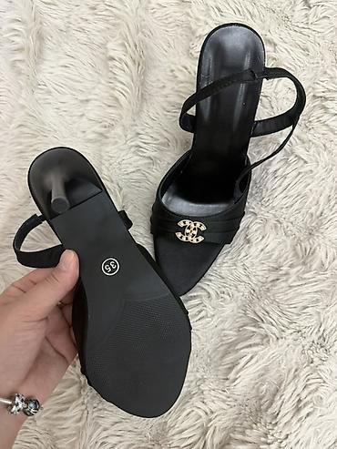 tory burch: Продаю новые босоножки Chanel 
35 размер — 3