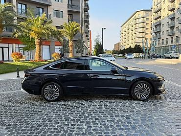 sonata disk: Hyundai Sonata – xamelion rəngi yeni nəsil fastback dizaynlı sedan — 7