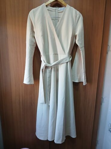 çanağı aşağı donlar: Gündəlik don, Midi, Bershka, M (EU 38)