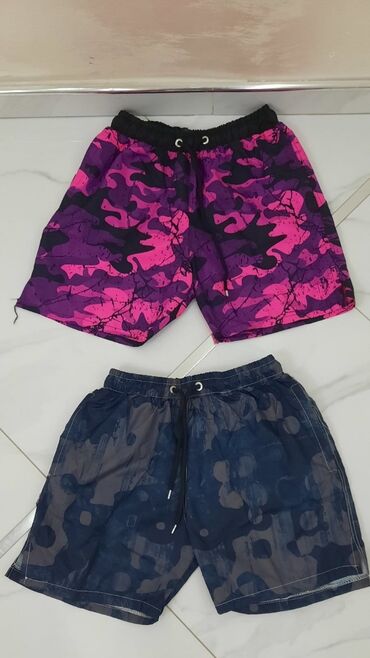 Bermude i šorcevi: Sorcevi samo 1400din
Ko hoće na više serja neka pita — 8