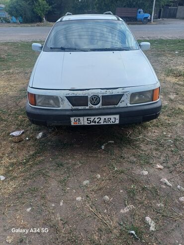 шыны бу: Volkswagen Passat: 1988 г., 1.8 л, Механика, Бензин, Универсал